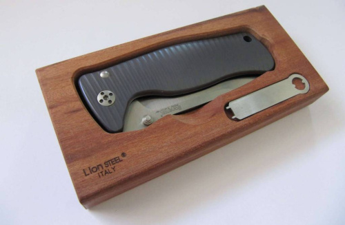 Складной нож Lion Steel SR2 G (GREY) Mini фото 4 Складной нож Lion Steel SR2 G (GREY) Mini фото 4